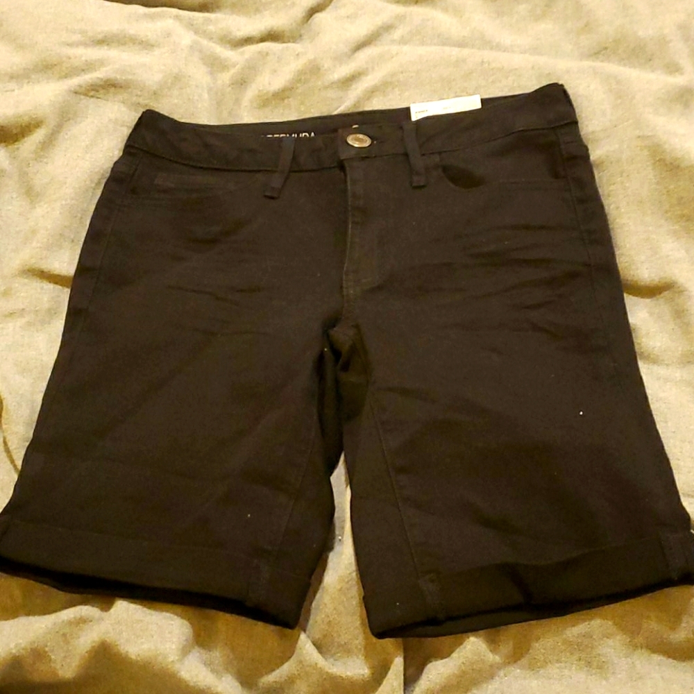 Bramuda shorts